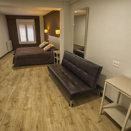 Hostal Elvira Aranda de Duero Esterno foto