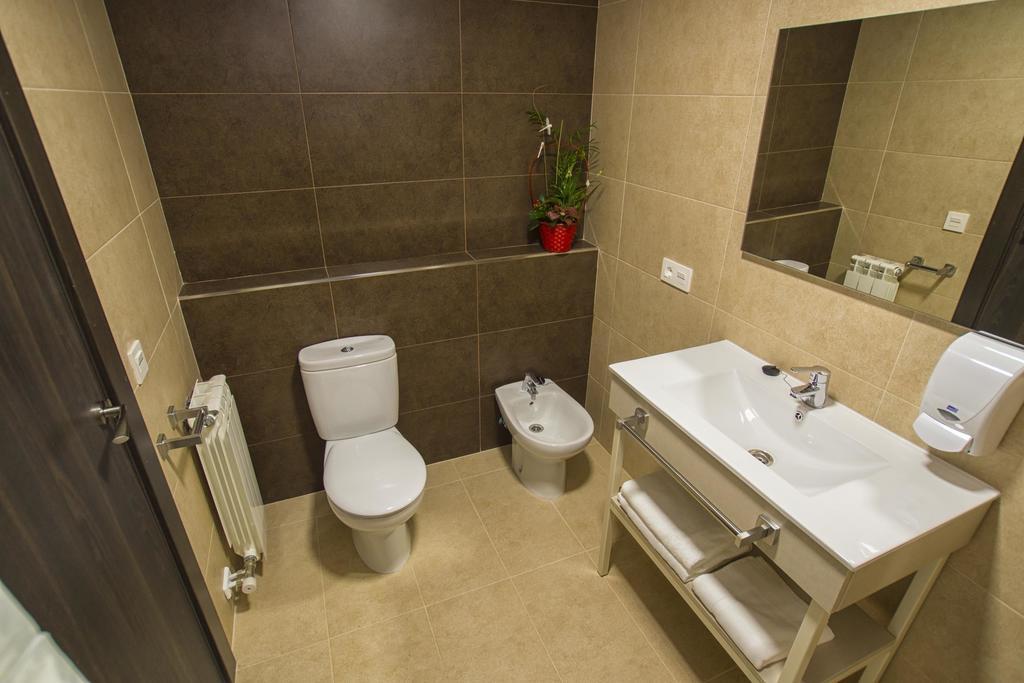 Hostal Elvira Aranda de Duero Esterno foto