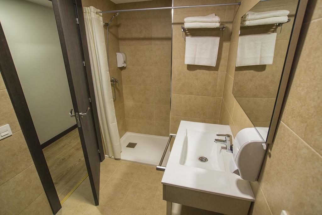 Hostal Elvira Aranda de Duero Esterno foto